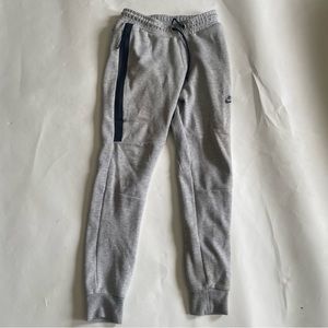 Grey Nike tech fleece